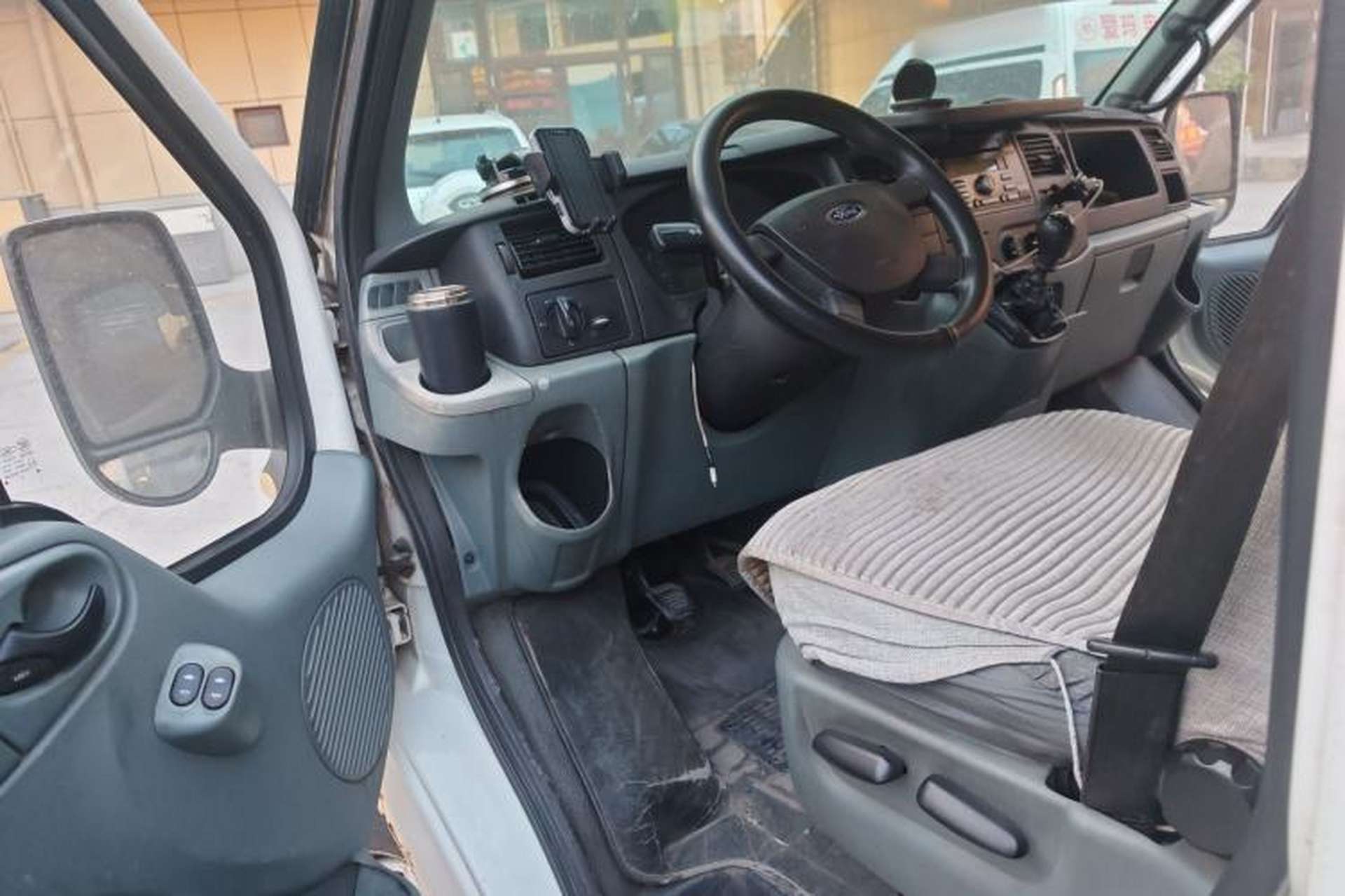 Used Ford Transit Custom 2009 2.4T Diesel Luxury Short Wheelbase Mid-Roof Emission Standard III Interior 3