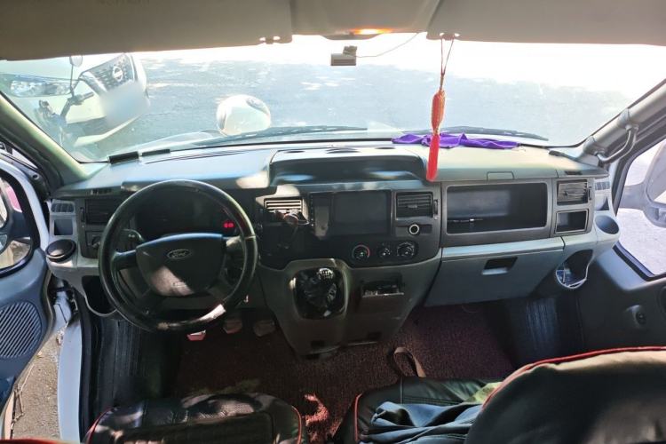 Used Ford Transit Custom 2009 2.4T Diesel Standard Version Short Wheelbase Mid-Roof China Stage III Steering Wheel