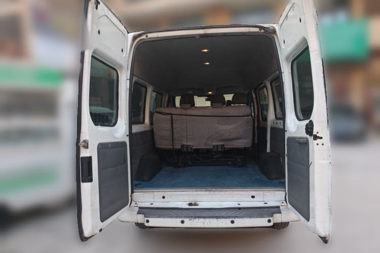 Used Ford Transit Custom 2009 2.4T Diesel Luxury Short Wheelbase Mid-Roof Emission Standard III Trunk