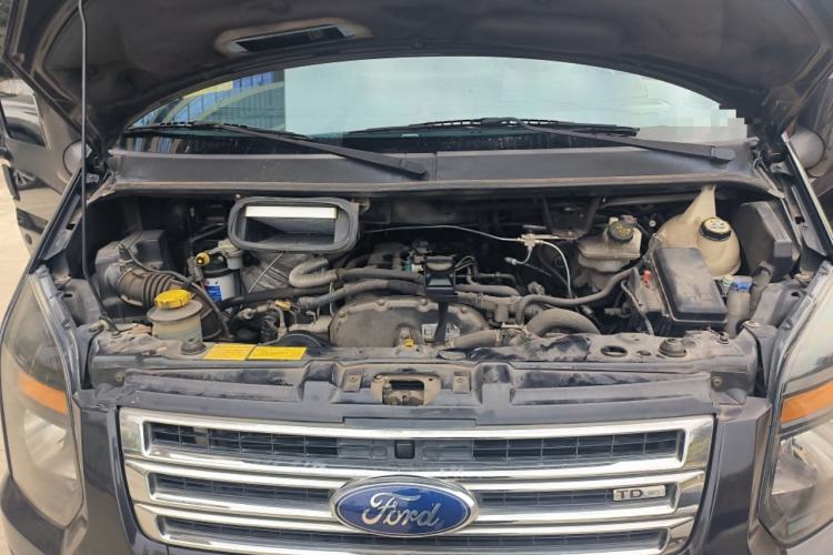 Used Ford Transit Custom 2013 2.4T Diesel Standard Version Long Wheelbase High Roof China IV Standard Engine Bay