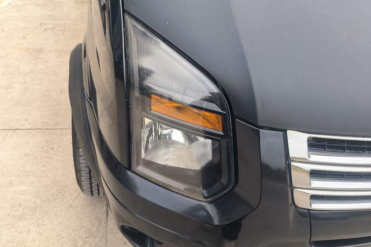 Used Ford Transit Custom 2013 2.4T Diesel Standard Version Long Wheelbase High Roof China IV Standard Right Front Headlight