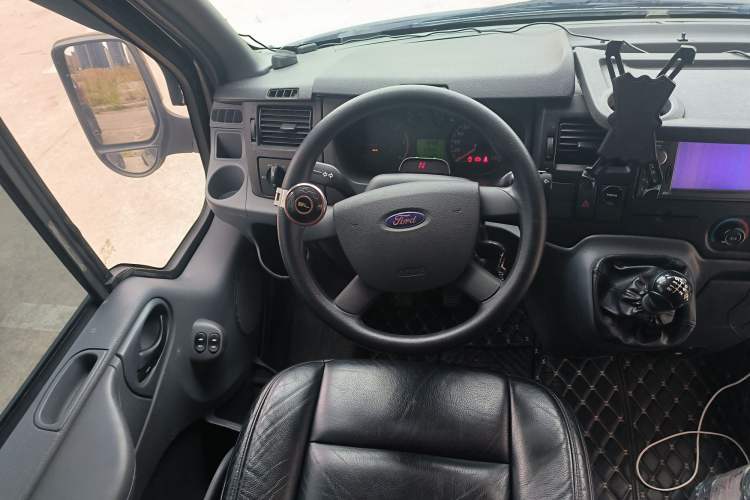 Used Ford Transit Custom 2013 2.4T Diesel Standard Version Long Wheelbase High Roof China IV Standard Steering Wheel