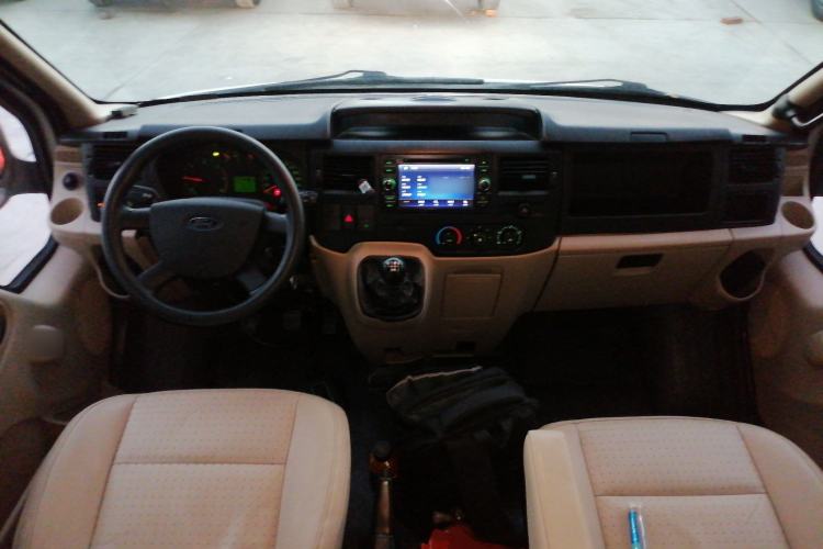 Used Ford Transit Custom 2013 2.4T Diesel Econo-Logistics Vehicle Short Wheelbase Mid-Roof China IV Standard Center Console