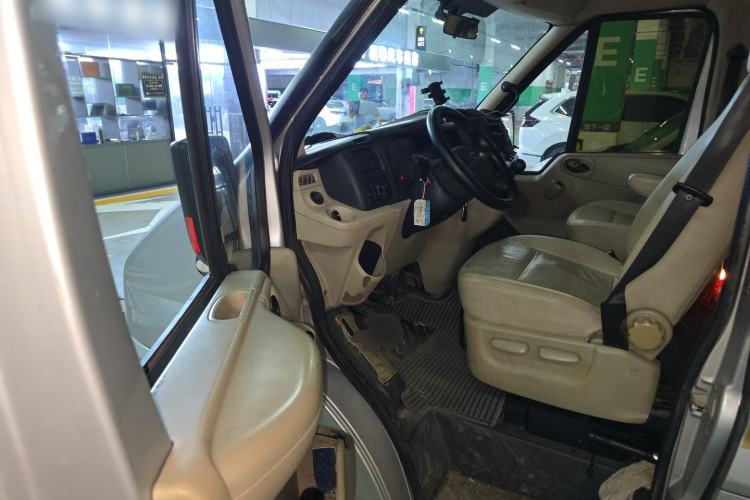 Used Ford Transit Custom 2013 2.4T Diesel Econo-Logistics Vehicle Short Wheelbase Mid-Roof China IV Standard Driver Seat