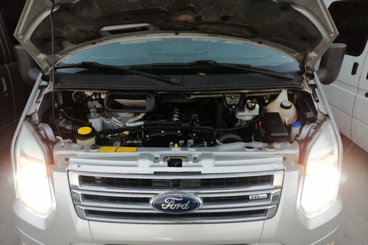 Used Ford Transit Custom 2013 2.4T Diesel Econo-Logistics Vehicle Short Wheelbase Mid-Roof China IV Standard Engine Bay