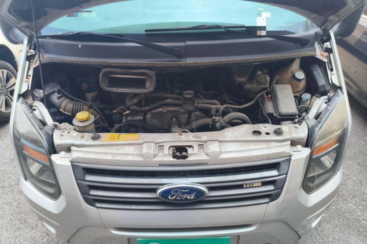Used Ford Transit Custom 2013 2.4T Diesel Economical Logistics Vehicle Short Wheelbase Mid-Roof China III Standard Engine Bay