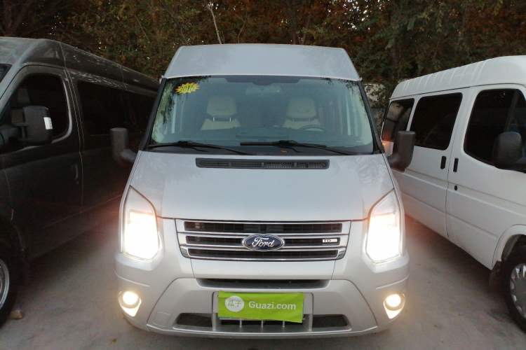 Used Ford Transit Custom 2013 2.4T Diesel Econo-Logistics Vehicle Short Wheelbase Mid-Roof China IV Standard Front