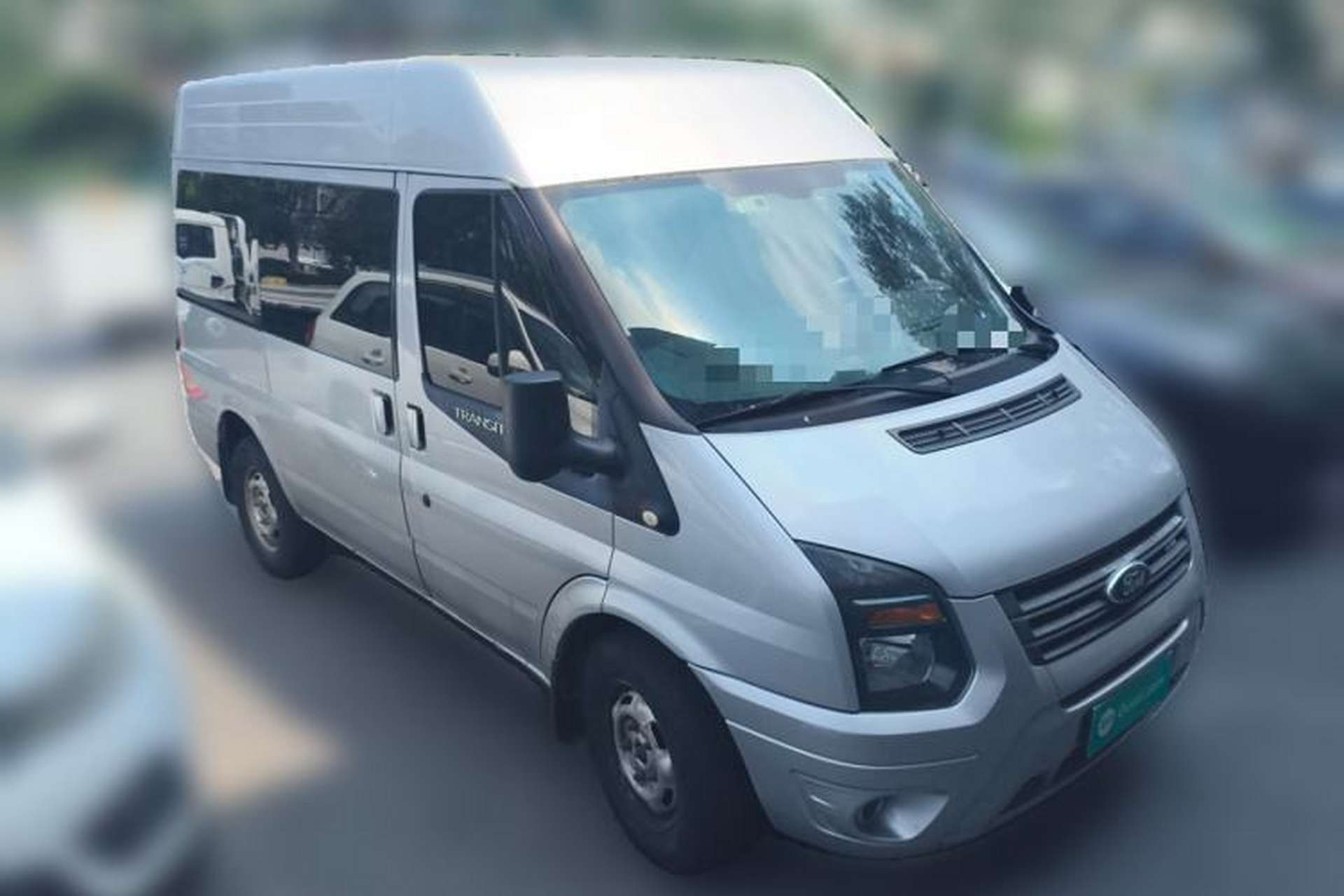 Used Ford Transit Custom 2013 2.4T Diesel Economical Logistics Vehicle Short Wheelbase Mid-Roof China III Standard Front Right 45 Deg