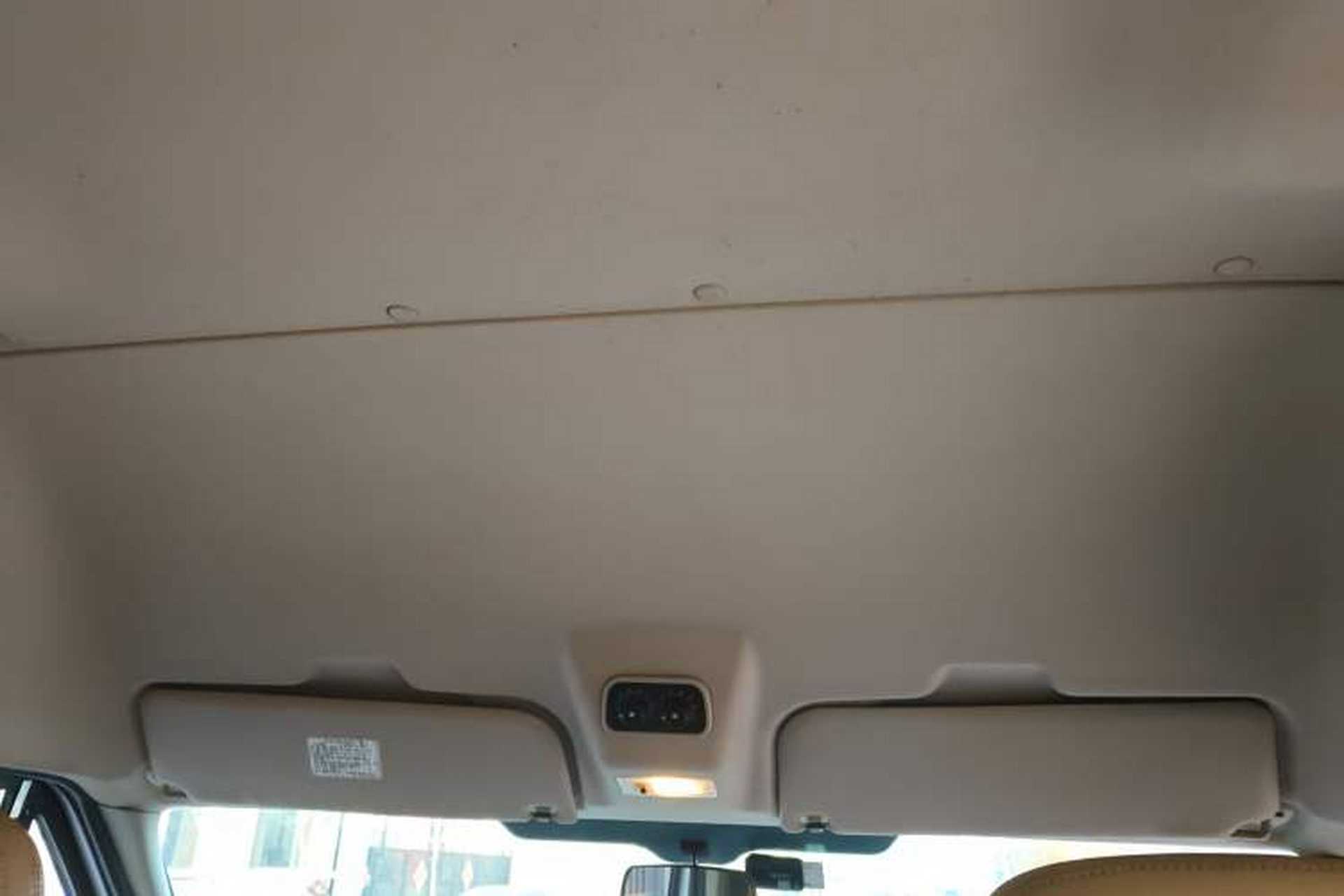 Used Ford Transit Custom 2013 2.4T Diesel Economical Logistics Vehicle Short Wheelbase Mid-Roof China III Standard Headliner
