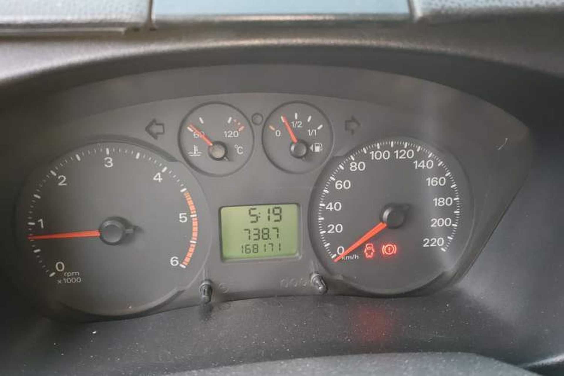 Used Ford Transit Custom 2013 2.4T Diesel Economical Logistics Vehicle Short Wheelbase Mid-Roof China III Standard Instrument Cluster