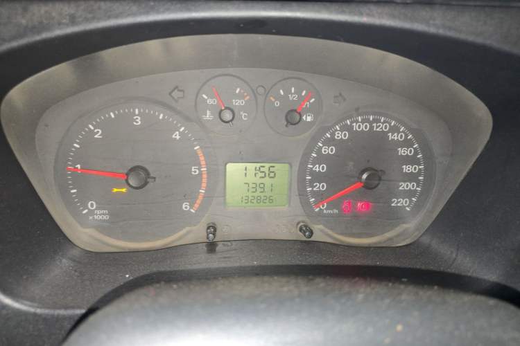 Used Ford Transit Custom 2013 2.4T Diesel Econo-Logistics Vehicle Short Wheelbase Mid-Roof China IV Standard Instrument Cluster