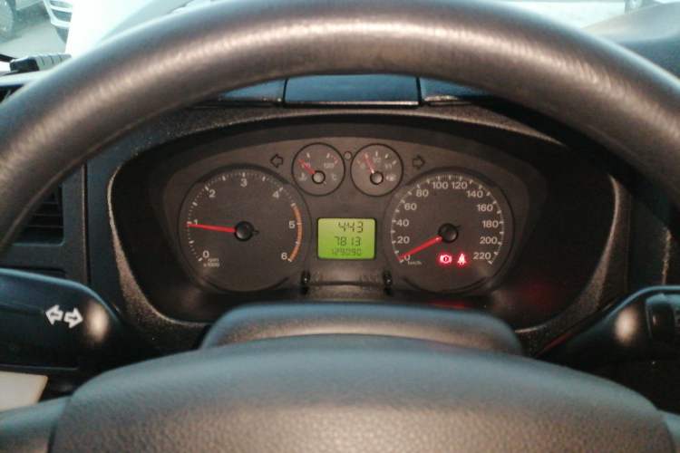 Used Ford Transit Custom 2013 2.4T Diesel Econo-Logistics Vehicle Short Wheelbase Mid-Roof China IV Standard Instrument Cluster