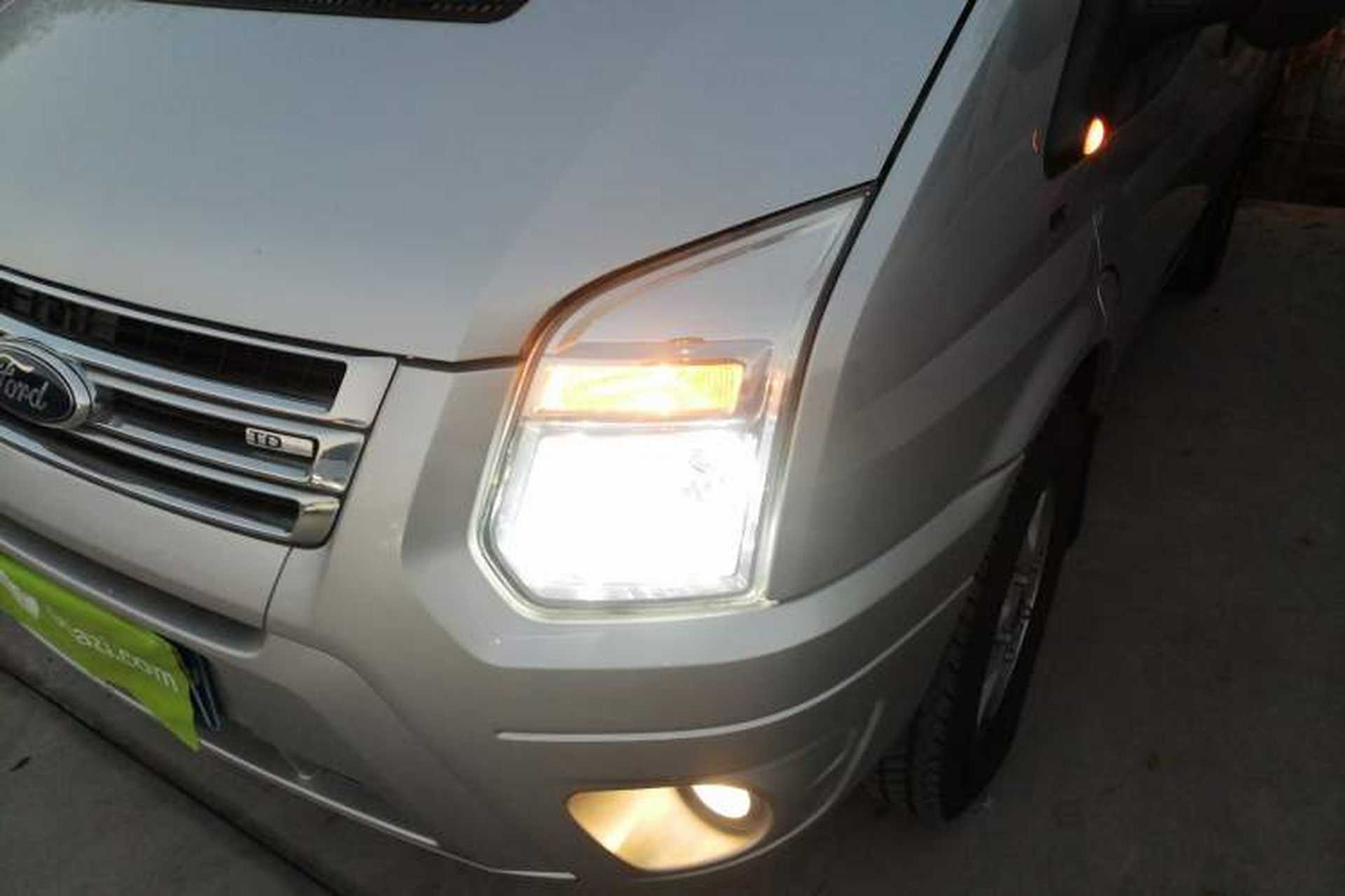 Used Ford Transit Custom 2013 2.4T Diesel Econo-Logistics Vehicle Short Wheelbase Mid-Roof China IV Standard Left Front Headlight