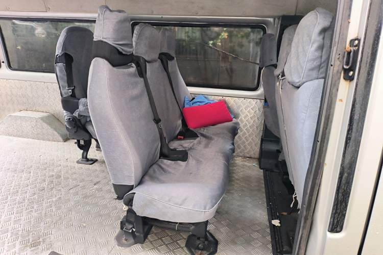 Used Ford Transit Custom 2013 2.4T Diesel Standard Version Long Wheelbase High Roof China IV Standard Left Rear Seat