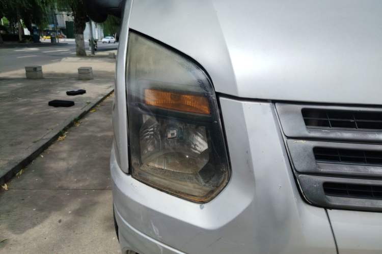 Used Ford Transit Custom 2013 2.4T Diesel Standard Version Long Wheelbase High Roof China IV Standard Right Front Headlight