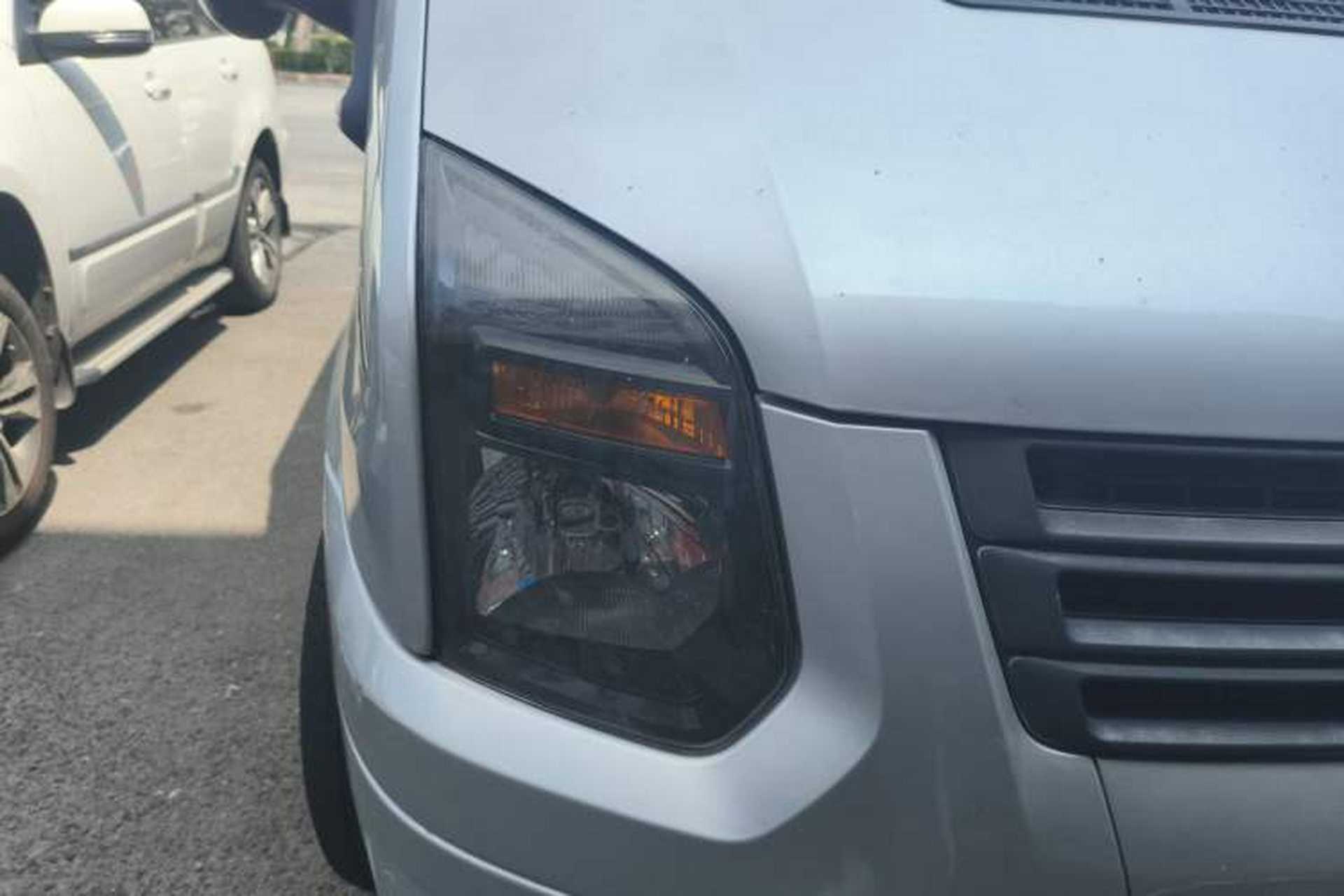Used Ford Transit Custom 2013 2.4T Diesel Economical Logistics Vehicle Short Wheelbase Mid-Roof China III Standard Right Front Headlight