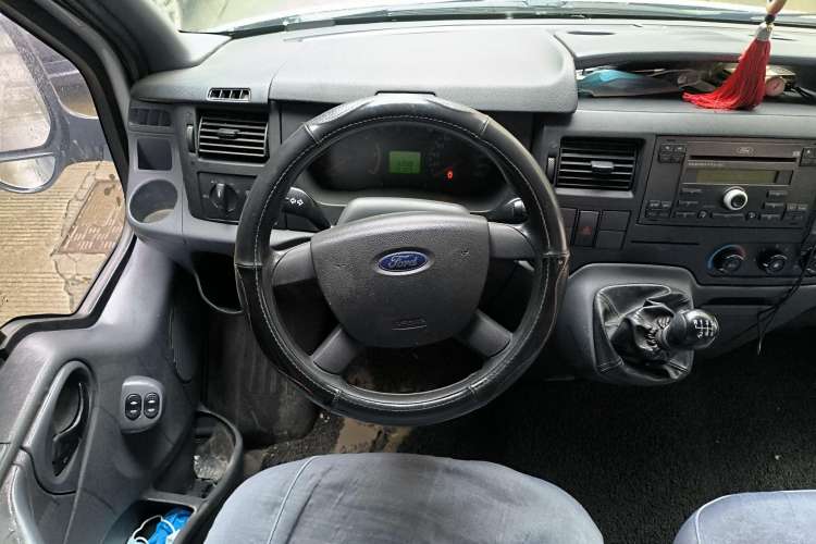 Used Ford Transit Custom 2013 2.4T Diesel Standard Version Long Wheelbase High Roof China IV Standard Steering Wheel