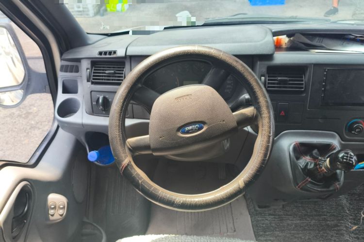 Used Ford Transit Custom 2013 2.4T Diesel Economical Logistics Vehicle Short Wheelbase Mid-Roof China III Standard Steering Wheel