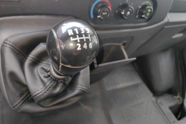 Used Ford Transit Custom  Gear Lever
