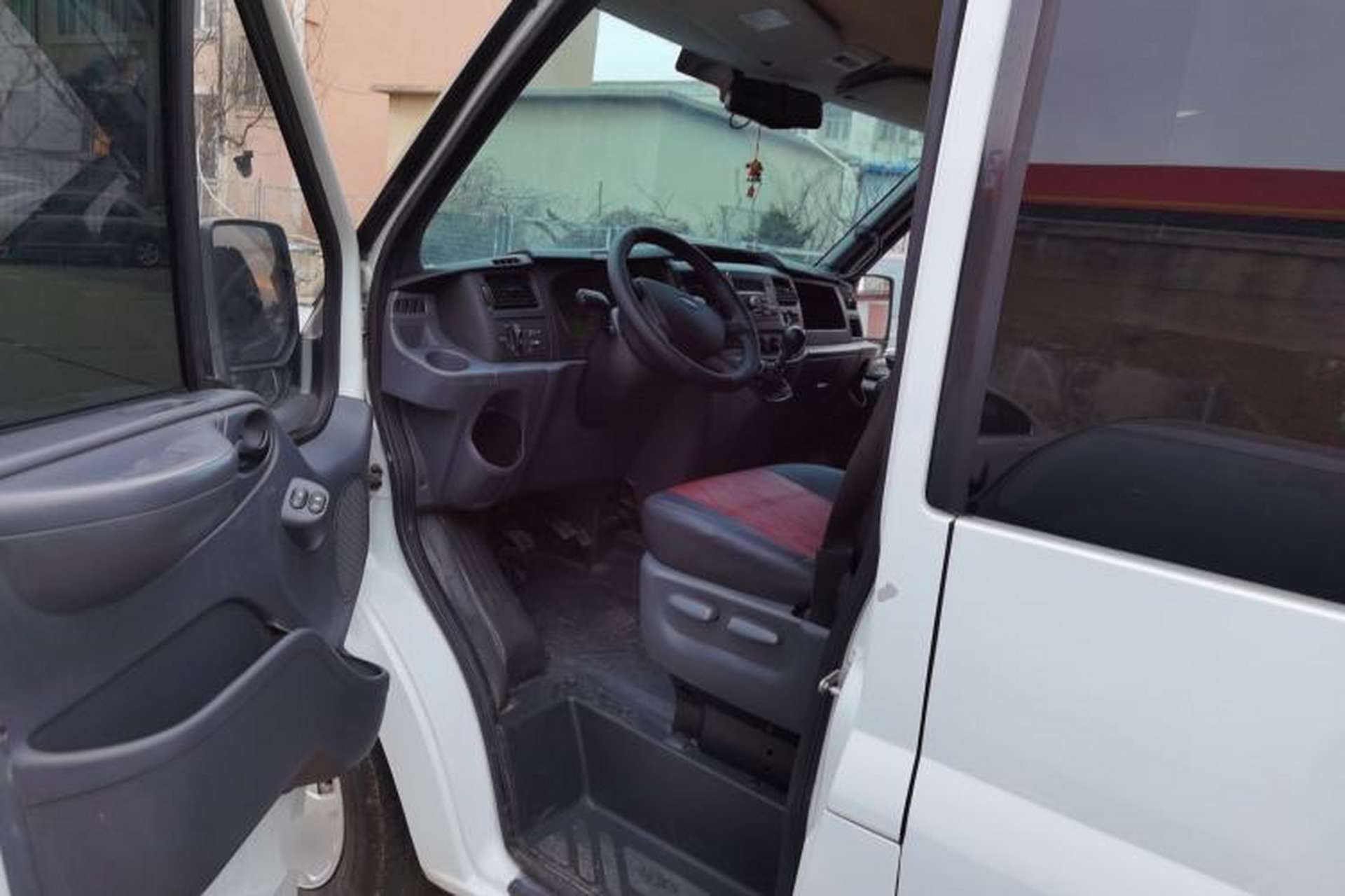 Used Ford Transit Custom 2013 2.4T Diesel Economy Long-Wheelbase Mid-Roof Emission Standard III Left Front Seat