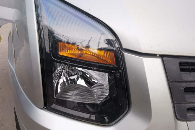 Used Ford Transit Custom 2013 2.4T Diesel Economical Long-Wheelbase Mid-Roof China IV Standard Right Front Headlight
