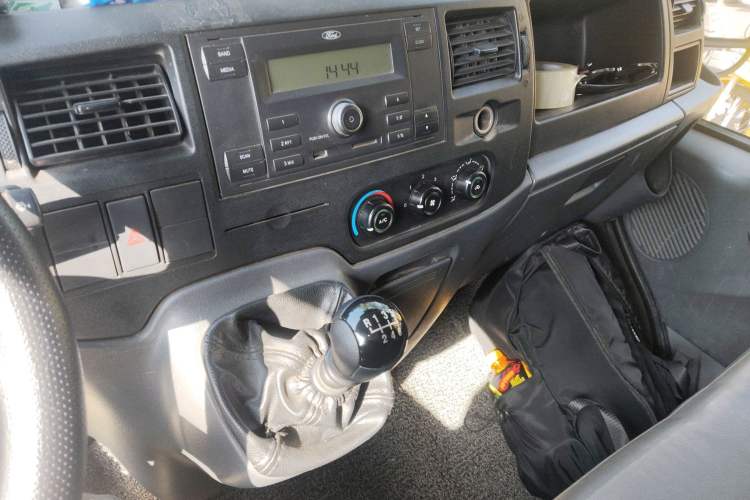 Used Ford Transit Custom 2015 2.4T Long-Wheelbase 7-Seater Mid-Height Multi-Purpose Vehicle Audio And AC Panel