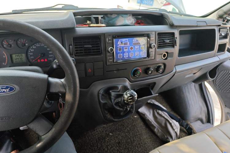 Used Ford Transit Custom 2015 2.4T Short-Wheelbase 6-Seater Mid-Roof Multi-Purpose Vehicle Audio And AC Panel