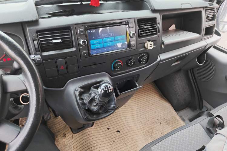 Used Ford Transit Custom 2015 2.4T Long-Wheelbase 7-Seater Mid-Height Multi-Purpose Vehicle Audio And AC Panel