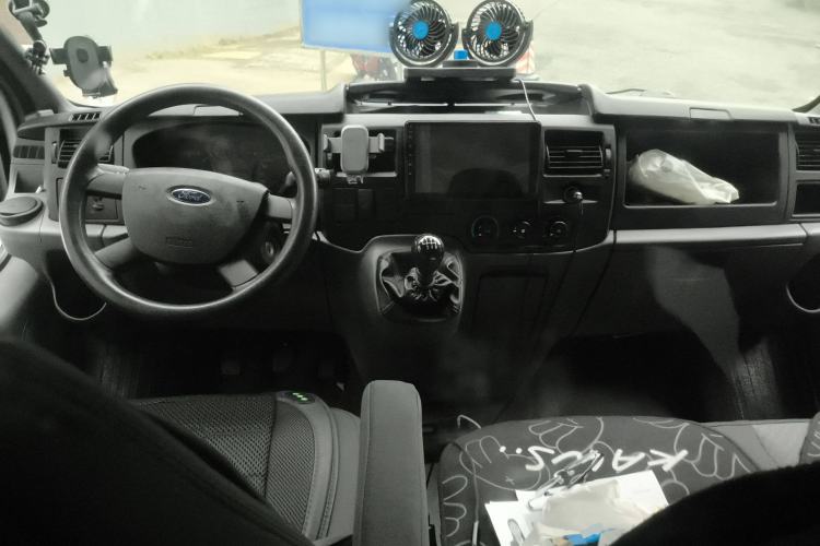 Used Ford Transit Custom 2015 2.4T Short-Wheelbase 6-Seater Mid-Roof Multi-Purpose Vehicle Center Console