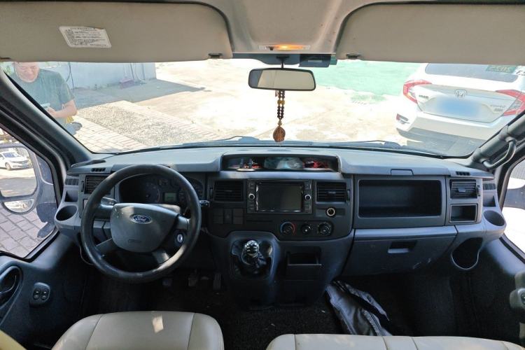 Used Ford Transit Custom 2015 2.4T Short-Wheelbase 6-Seater Mid-Roof Multi-Purpose Vehicle Center Console