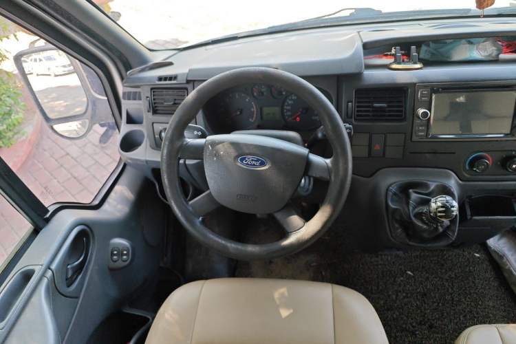 Used Ford Transit Custom 2015 2.4T Short-Wheelbase 6-Seater Mid-Roof Multi-Purpose Vehicle Steering Wheel