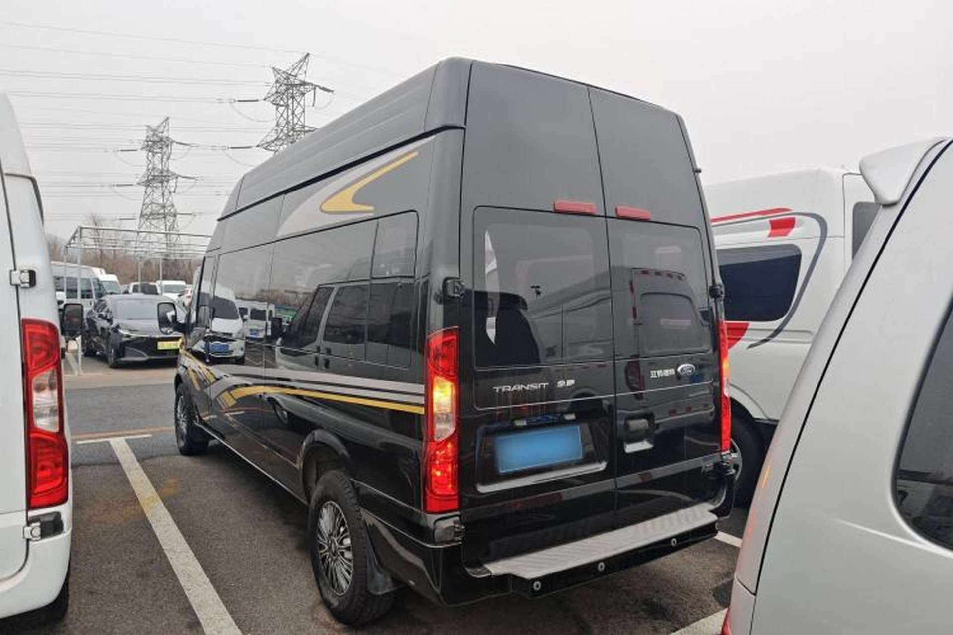 Used Ford Transit Custom 2016 2.2T Long-Wheelbase 6/7-Seater Mid-Roof Multi-Purpose Vehicle Exterior 4
