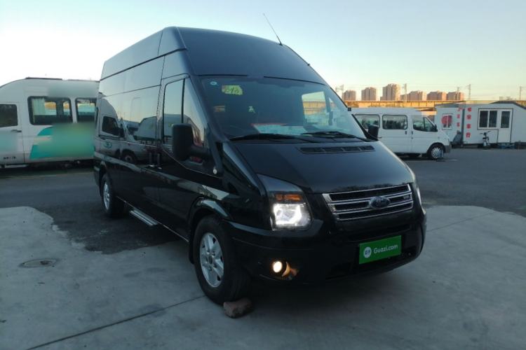 Used Ford Transit Custom 2016 2.2T Long-Wheelbase 6-Seater High-Roof Multi-Purpose Vehicle Front Right 45 Deg