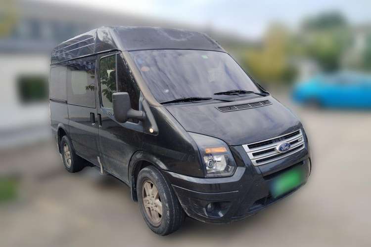 Used Ford Transit Custom 2016 2.2T Short-Wheelbase 6-Seater Mid-Roof Multi-Purpose Vehicle Front Right 45 Deg