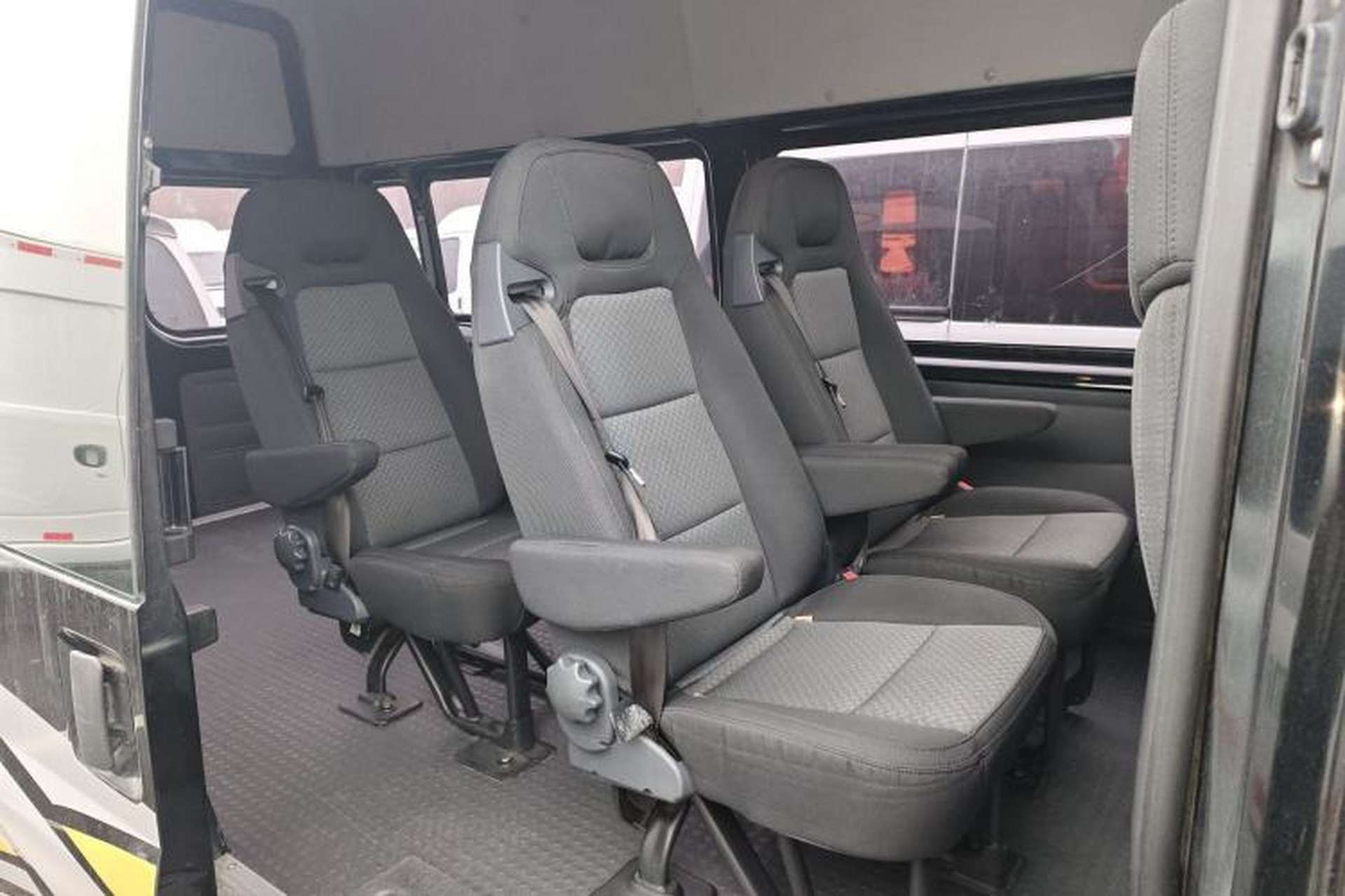 Used Ford Transit Custom 2016 2.2T Long-Wheelbase 6/7-Seater Mid-Roof Multi-Purpose Vehicle Interior 4