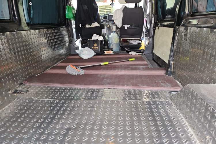 Used Ford Transit Custom 2016 2.2T Long-Wheelbase 6/7-Seater Mid-Roof Multi-Purpose Vehicle Left Rear Seat