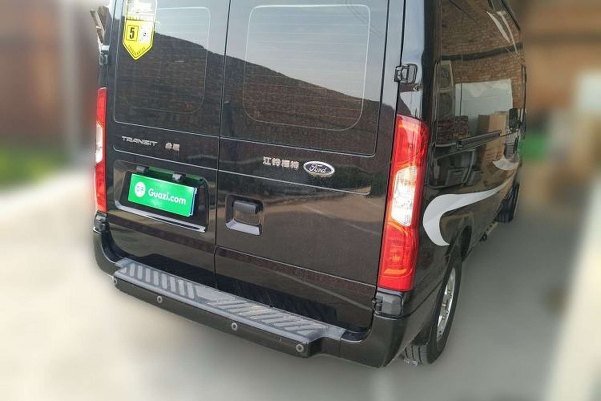 Used Ford Transit Custom 2016 2.2T Long-Wheelbase 6/7-Seater Mid-Roof Multi-Purpose Vehicle Rear Right 45 Deg