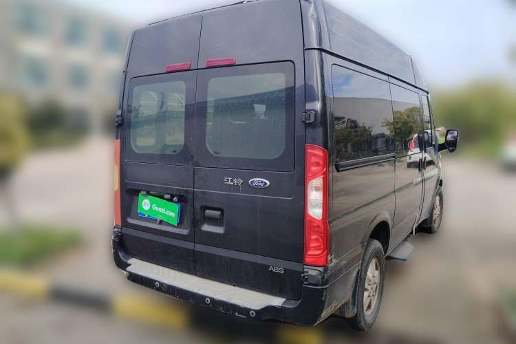 Used Ford Transit Custom 2016 2.2T Short-Wheelbase 6-Seater Mid-Roof Multi-Purpose Vehicle Rear Right 45 Deg
