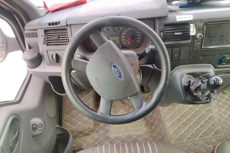 Used Ford Transit Custom 2016 2.2T Short-Wheelbase 6-Seater Mid-Roof Multi-Purpose Vehicle Steering Wheel