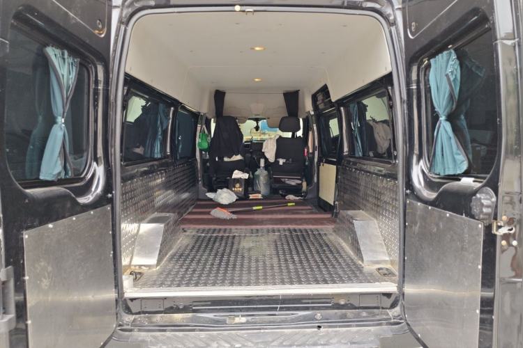 Used Ford Transit Custom 2016 2.2T Long-Wheelbase 6/7-Seater Mid-Roof Multi-Purpose Vehicle Trunk