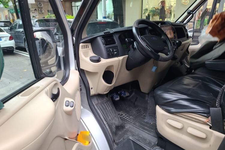 Used Ford Transit Custom 2016 2.2T Long Wheelbase 15-Seater Mid-Roof Standard Version with 135 Horsepower Driver Seat