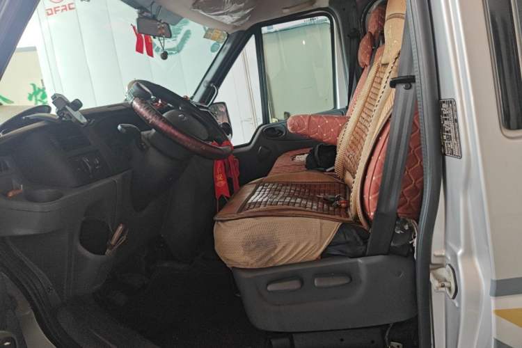 Used Ford Transit Custom 2016 2.2T Short-Wheelbase 6-Seater Mid-Roof Multi-Purpose Vehicle Left Front Seat
