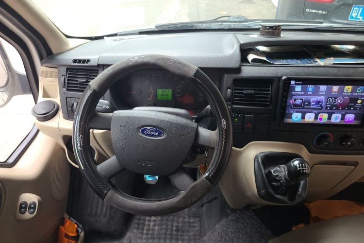 Used Ford Transit Custom 2016 2.2T Long Wheelbase 15-Seater Mid-Roof Standard Version with 135 Horsepower Steering Wheel