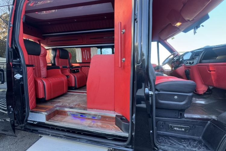 Used Ford Transit Custom 2016 2.2T Long-Wheelbase 6-Seater High-Roof Multi-Purpose Vehicle Interior 7