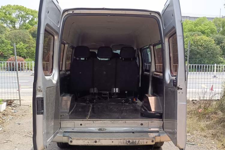 Used Ford Transit Custom 2016 2.2T Short-Wheelbase 6-Seater Mid-Roof Multi-Purpose Vehicle Trunk