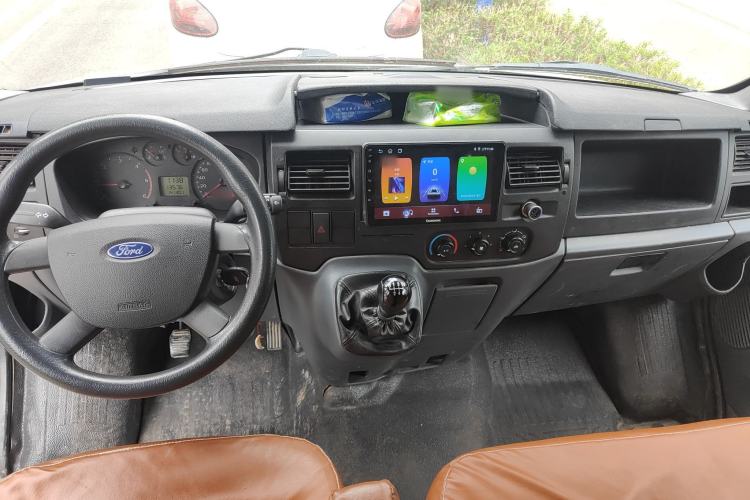 Used Ford Transit Custom 2016 2.2T Short-Wheelbase 6-Seater Mid-Roof Multi-Purpose Vehicle Center Console