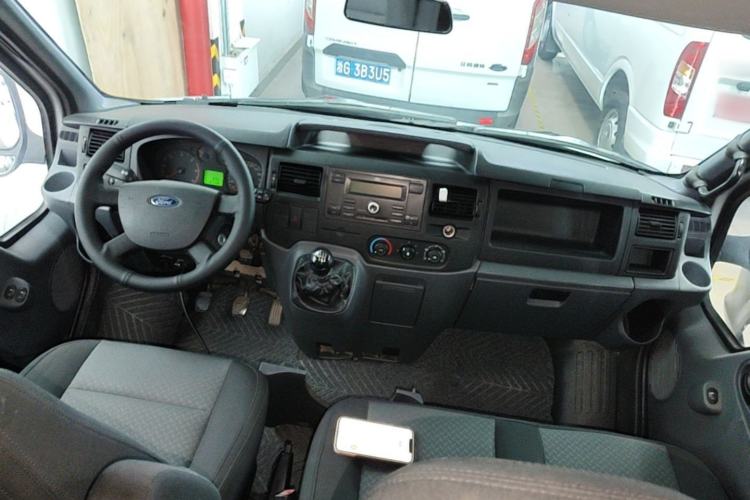 Used Ford Transit Custom 2016 2.2T Short-Wheelbase 6-Seater Mid-Roof Multi-Purpose Vehicle Center Console