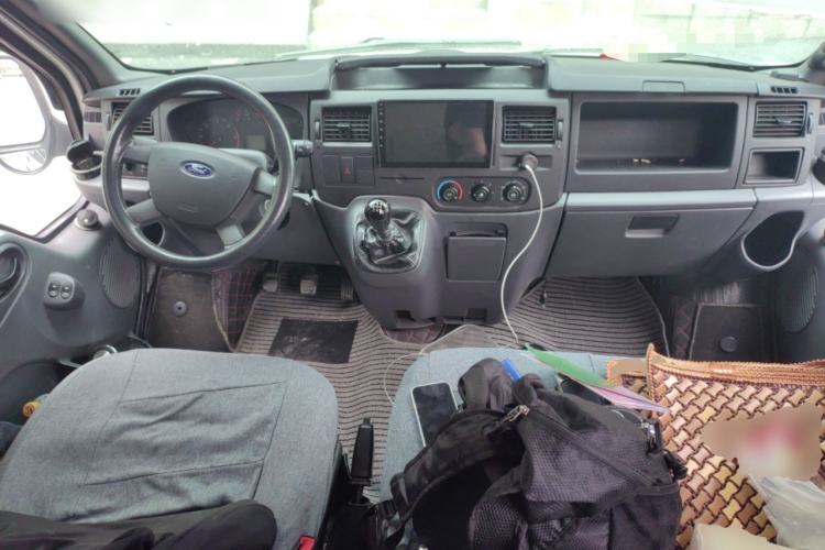 Used Ford Transit Custom 2016 2.2T Long-Wheelbase 6/7-Seater Mid-Roof Multi-Purpose Vehicle Center Console