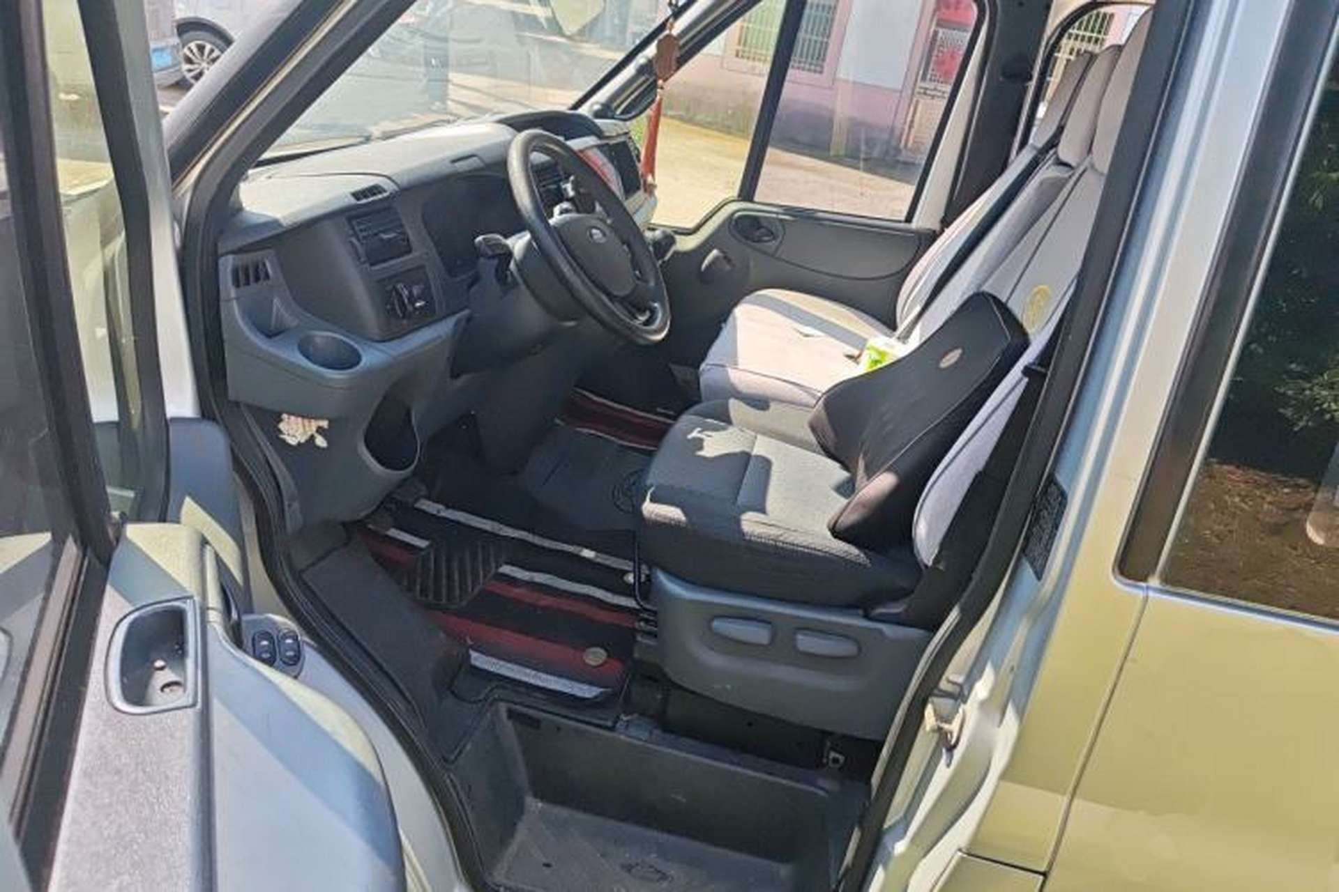 Used Ford Transit Custom 2016 2.2T Short-Wheelbase 6-Seater Mid-Roof Multi-Purpose Vehicle Driver Seat