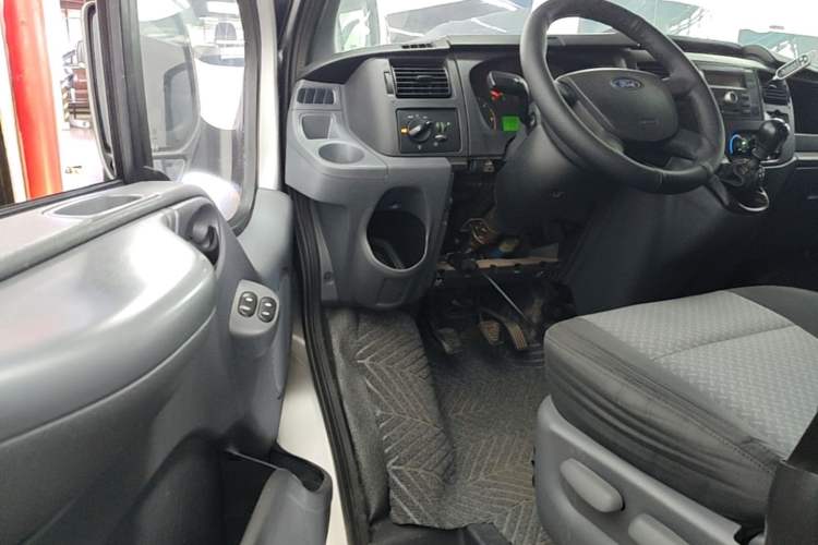 Used Ford Transit Custom 2016 2.2T Short-Wheelbase 6-Seater Mid-Roof Multi-Purpose Vehicle Driver Seat